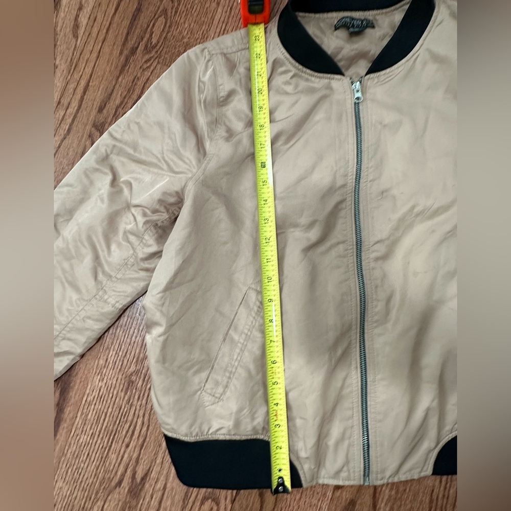 Cropped Zipper Bomber Jacket - Picture 8 of 9